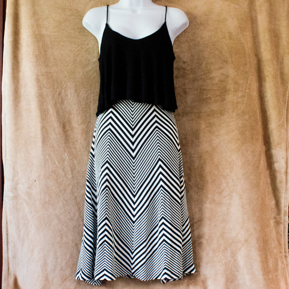 Philosophy Dresses & Skirts - NWT Skirt Zig Zag Black & White Knit midi